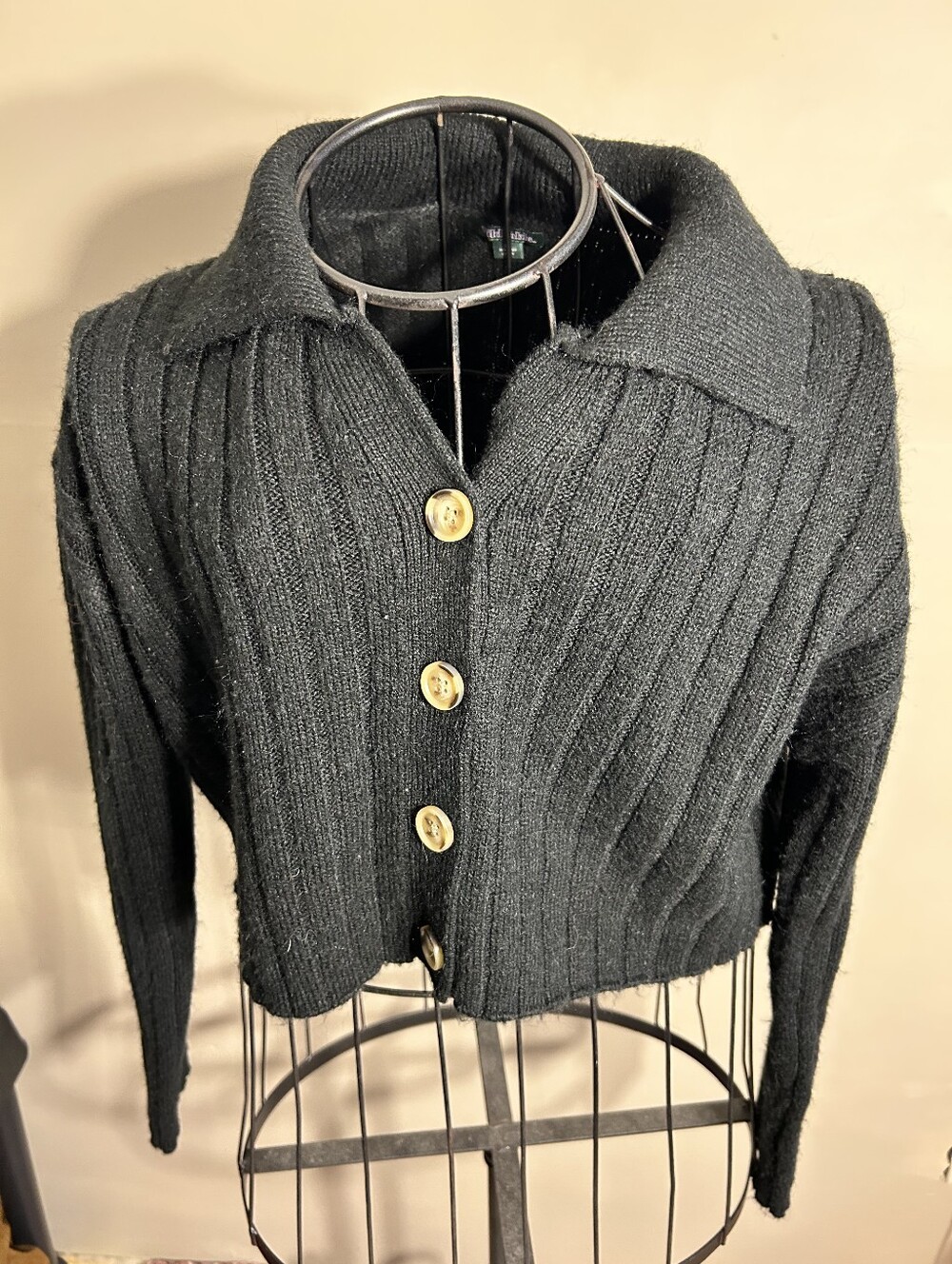 size medium womens top sweater crop cropped black knit button